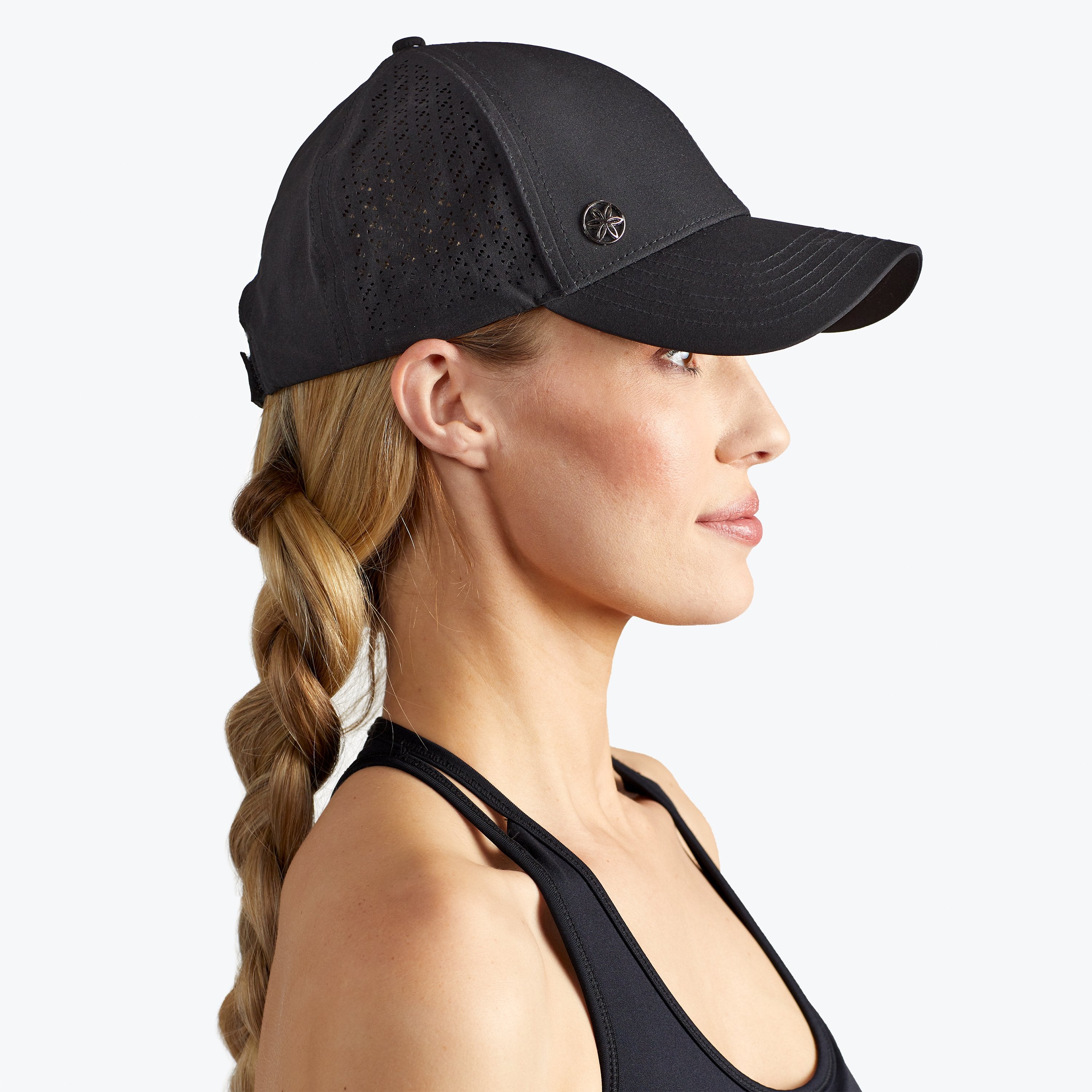 Cruiser Breathable Nova Hat black on model side view